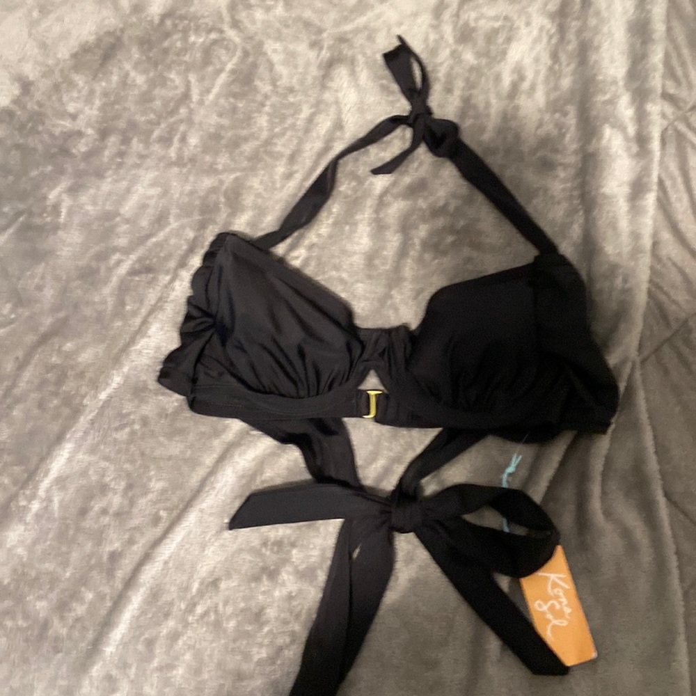 NWT Bikini top
